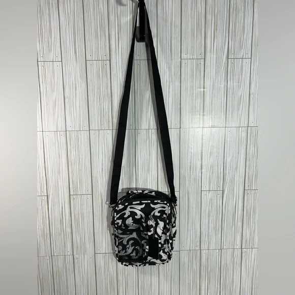 Black and White Crossbody Multi-zippers - Picture 2 of 9